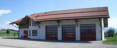 geraetehaus_vorne_kleiner.jpg